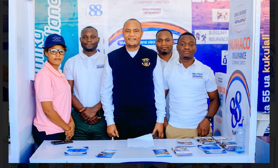BumacoInsurance's tweet photo. Kamishna wa Mamlaka ya Usimamizi Ya Bima Tanzania (TIRA), Dr. Bhaghayo Saqware , akiwa ametembelea Banda la Kampuni Yako Bumaco Insurance NaneNane Kitaifa Dodoma #insurancetz https://t.co/OyJi2IJl6B