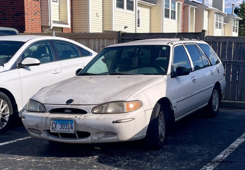 Car_Guy_Tom's tweet photo. Is this the saddest Saturday Collection, ever? #SaturdayCollection #CarSpotter #Sad #Fiat500L #Sadness https://t.co/JXRfevUabm