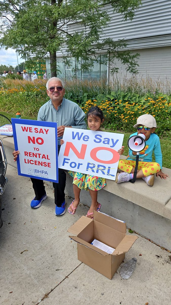 azadgoyat's tweet photo. Young Canadians protesters fighting against draconian bylaws of Residential Rental License (RRL) in Brampton. What an enthusiasm! We won’t stop until repeal. 
@patrickbrownont  @pat_fortini @iHarkiratSingh @RodPower7_8 @RoweSantos  @COBMPalleschi @Navjitkaurbrar https://t.co/yA7rrDGxhm