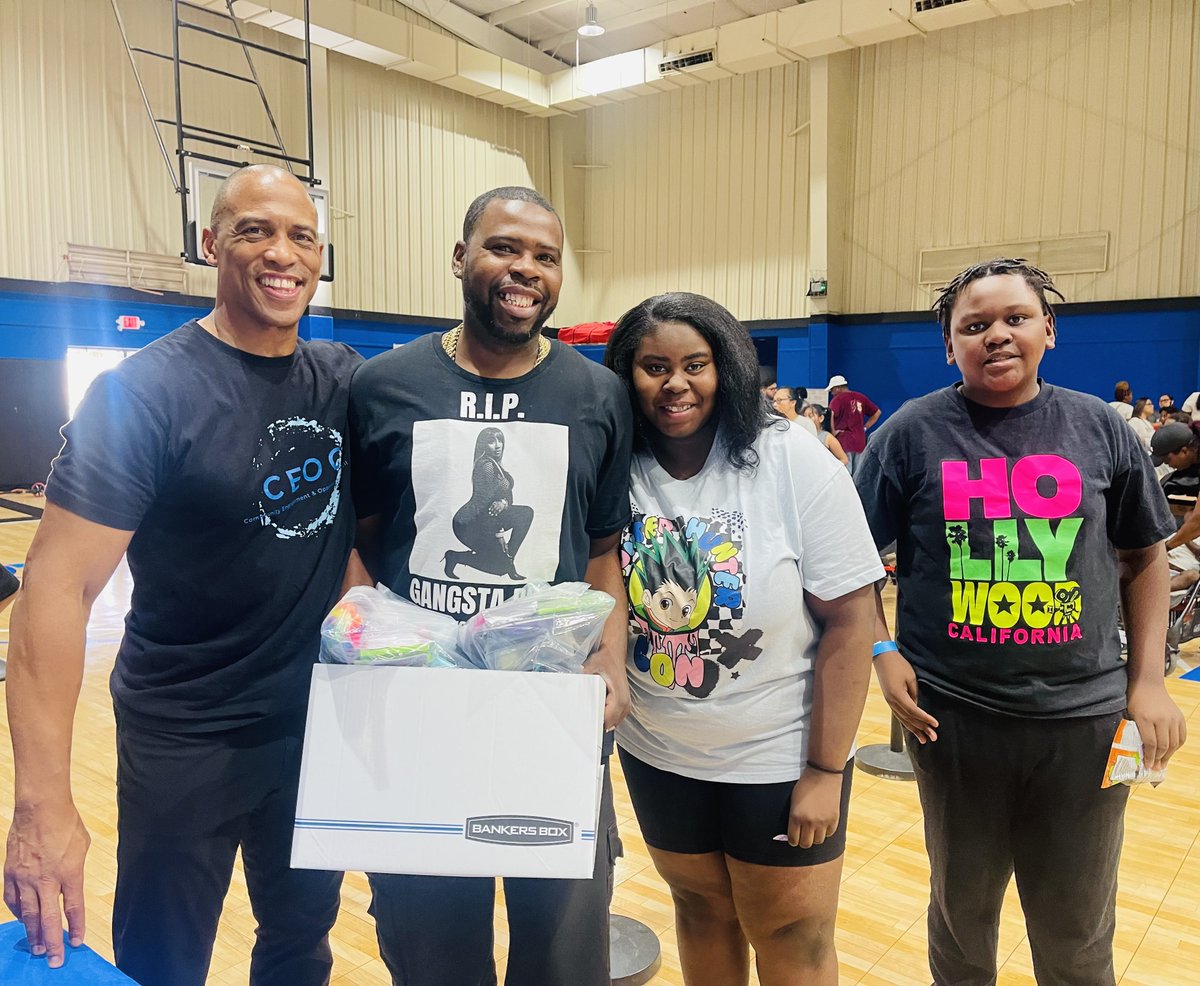 communityeoc's tweet image. It was great to be back serving the families of Bonton South Dallas today by providing 500+ school supply kits for students K-12 in partnership with @Systemware,  @avondale_group, and JPI at @HISBB&apos; IGYB 2024! 

We pray that these students will have an amazing 2024-2025 school…