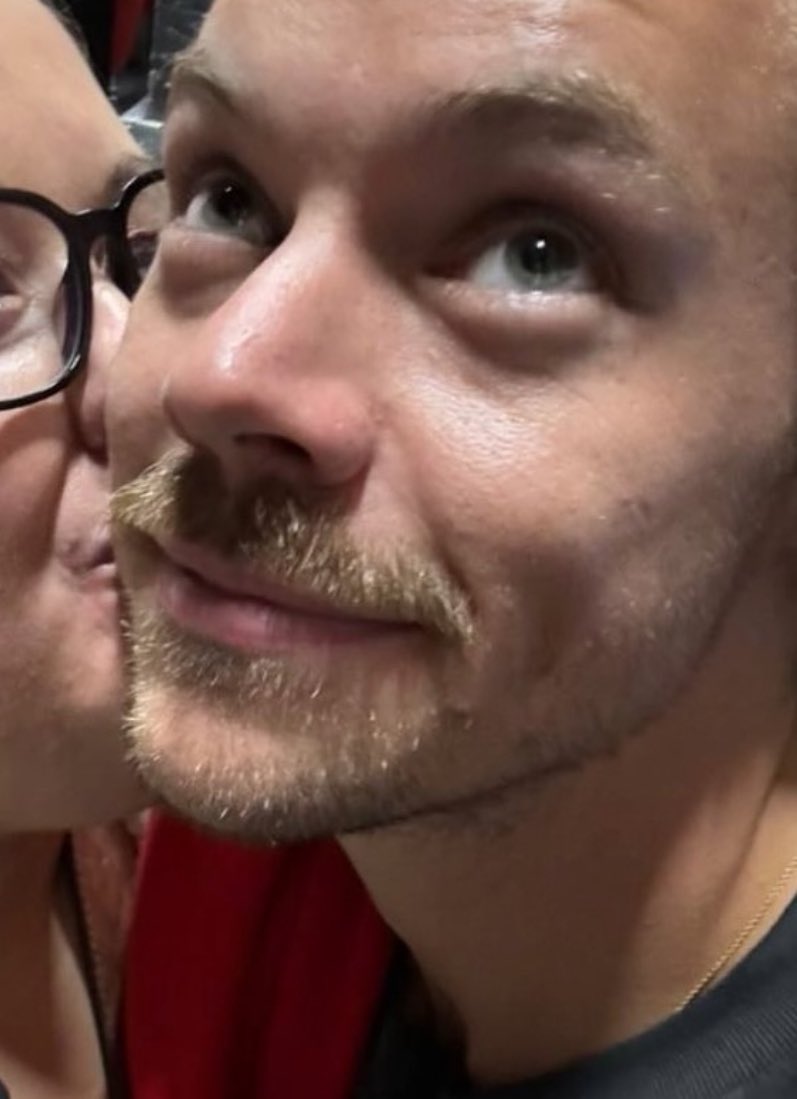 eros ⭐️🦊⁶⁹ tweet media