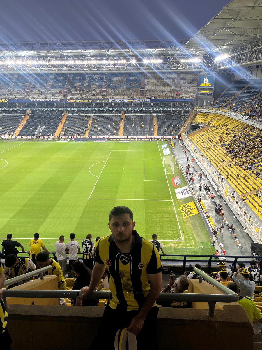 lamimann's tweet photo. Sevdik seni her şeyden çok 💛💙 https://t.co/ZNGljbJHZJ