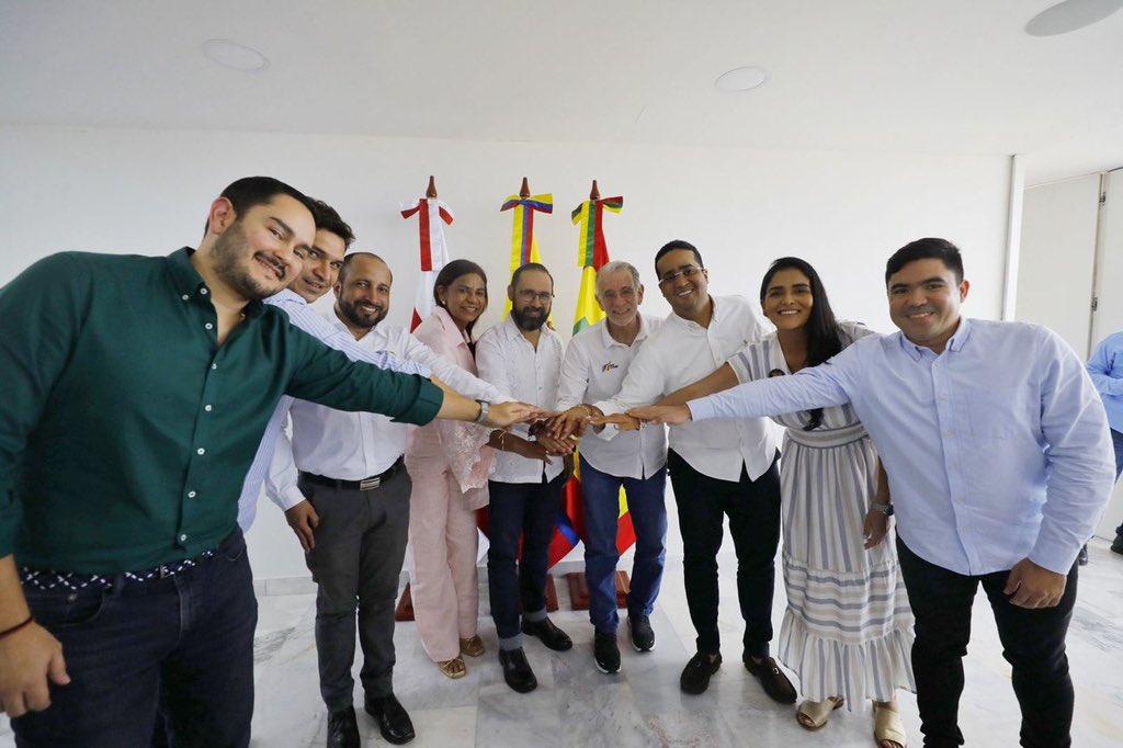 andrescamachom_'s tweet photo. Continuando con la agenda en Barranquilla, junto a la @rap_caribe hemos acordado la creación de la empresa de Energía Limpia para Caribe. Este es un paso importante para hacer una planeación energética desde la región, esta empresa hará del Caribe una región a más competitiva desarrollando su potencial de generación con viento, sol y consolidando una ruta de transición energética justa.  

Ratificamos nuestro compromiso para contribuir en la constitución de esta empresa que marcará la historia del Caribe y contribuirá a la transición energética del país y la reducción de tarifas generando energía más barata y limpia.

Energía⚡️del Cambio