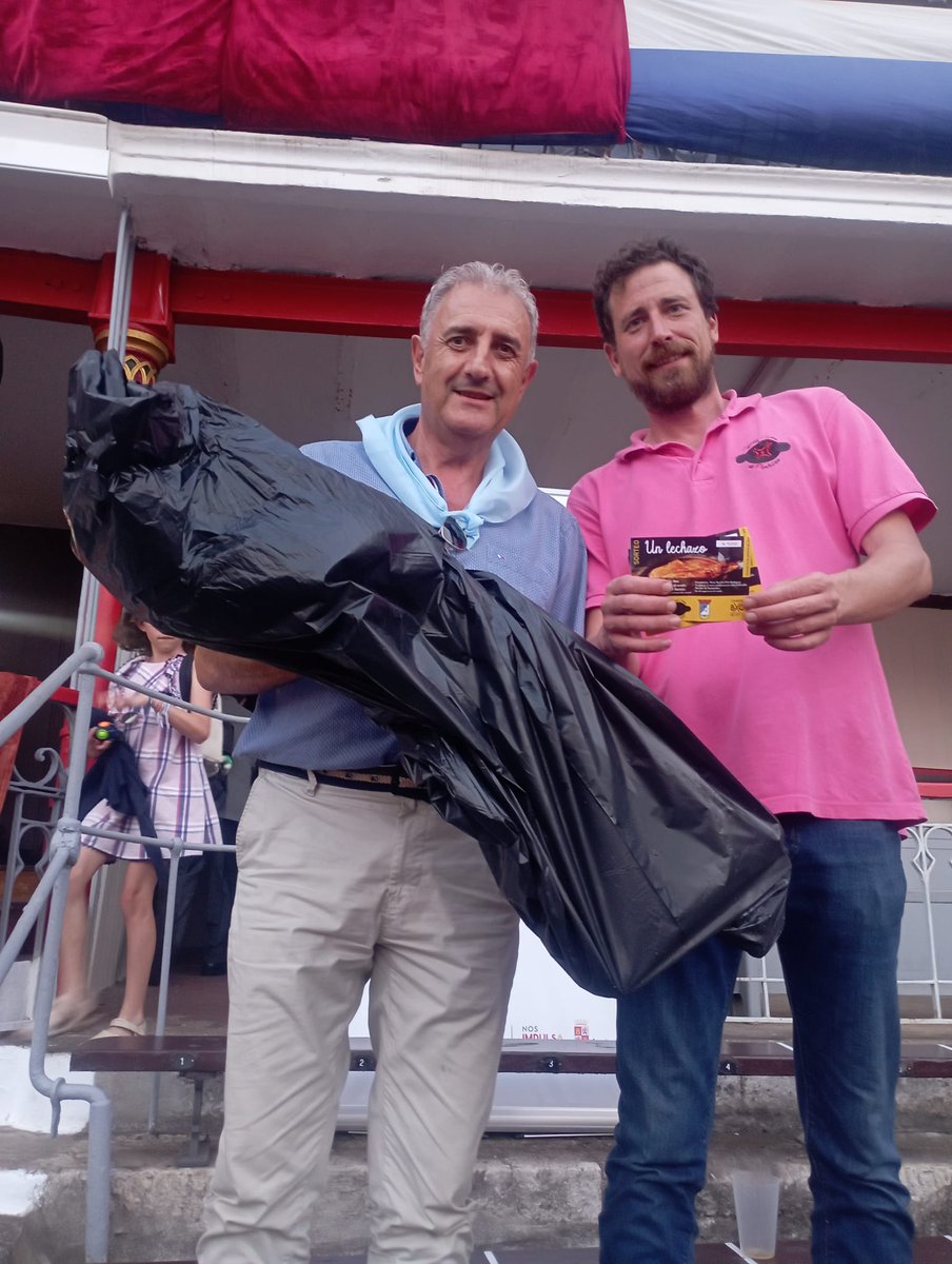 Y el ganador del sorteo del lechazo es...
¡Juanma Diego!
Enhorabuena, y a ver si estamos invitados a la comida 😝
PD: El próximo sorteo lo puedes ganar tú 🫢🔥