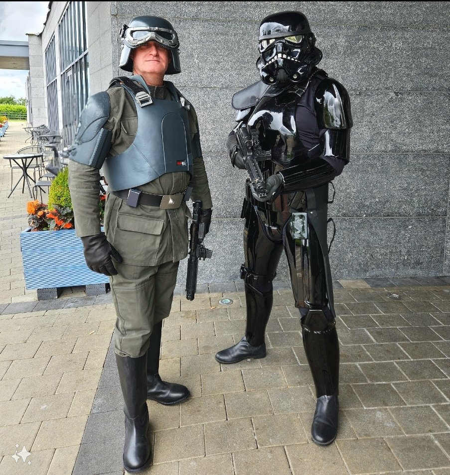 501stIreland's tweet photo. TX19920 (Shadow Stormtrooper) & TX18170 (Imperial Army Trooper - Andor) representing the #SpecOpsDetachment at a Brick Féile
The #SwiftSilentRelentless troopers of @BalorsW always make sure there's no rebels around to cause trouble
#501stIreland #SpecOps
📷 Phoebe Sproston https://t.co/aRaV9SRKk1