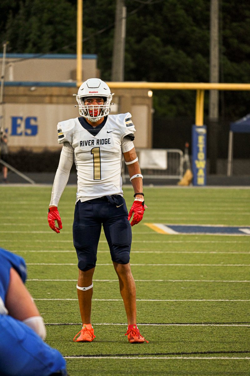nikolas_bryant's tweet image. Felt great to get into action with the team @RR_Knights. Here are a couple clips! Still perfecting and it should be an electric season on both sides of the ball. @MikeCollins05 @CoachMo_Moves @RustyMansell_ @ErikRichardsUSA @RecruitGeorgia @PrepRedzoneGA
hudl.com/video/3/166383…