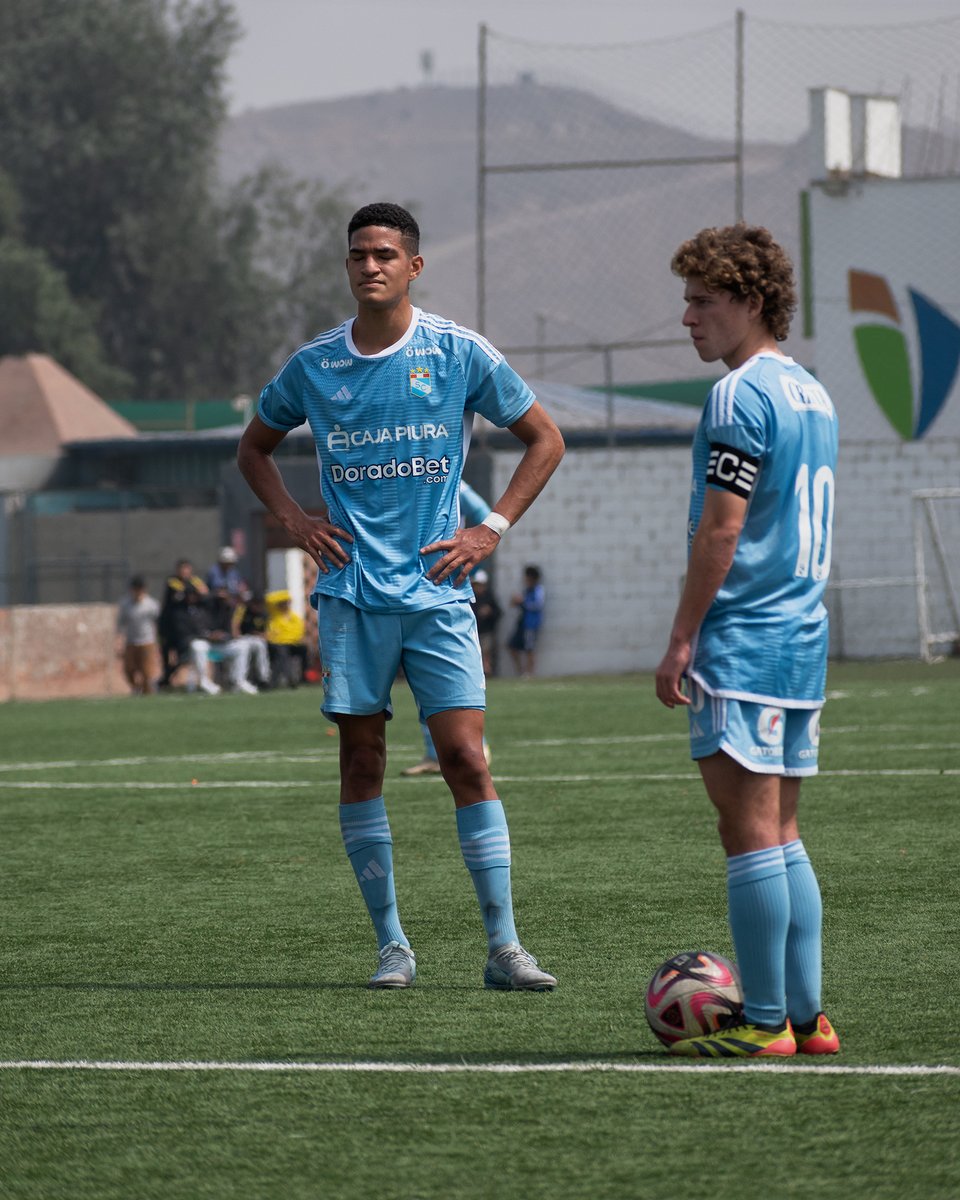 scaldia7's tweet photo. CONTUNDENTE VICTORIA DE LA RESERVA 💙

Sporting Cristal goleó el día de hoy a Los Chankas 4-0 por el Torneo de Reservas y te traemos las mejores fotos de lo que nos dejó este partido 🙌

#FuerzaCristal

📸: #alvarout_photography https://t.co/YyG9dAaTIB