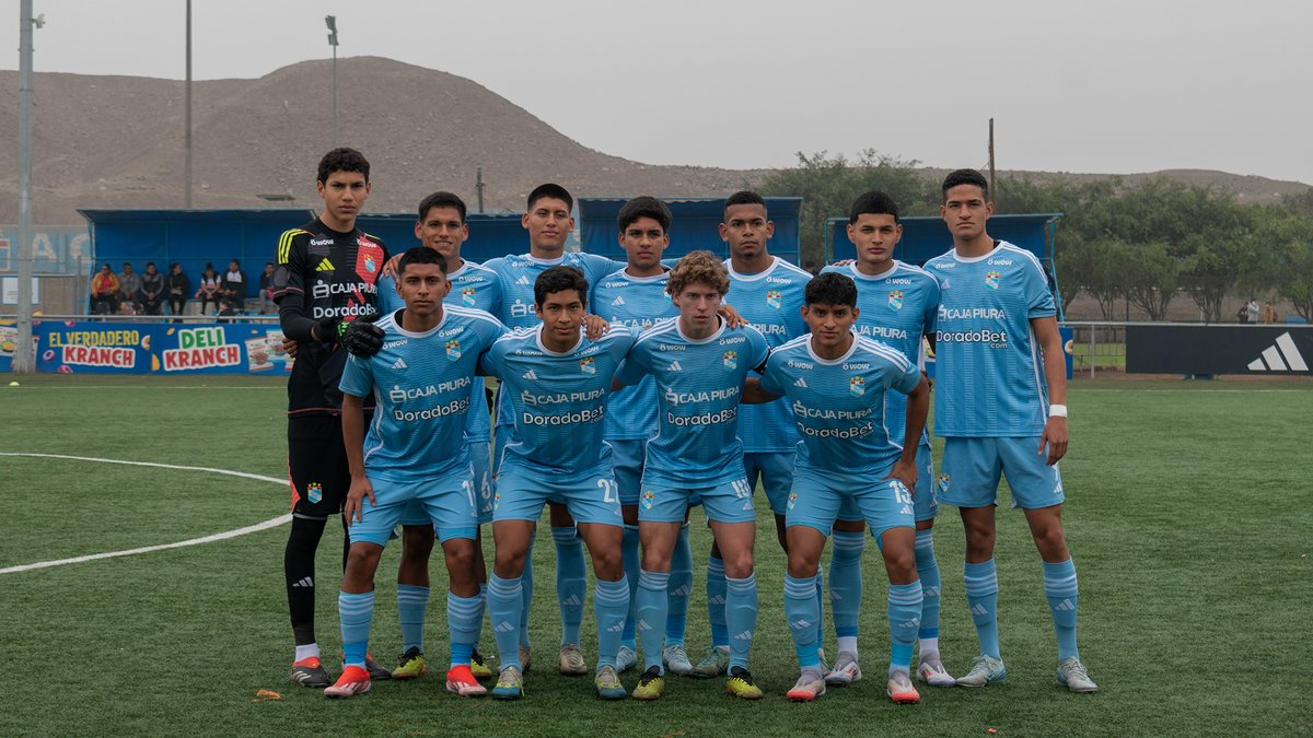 scaldia7's tweet photo. CONTUNDENTE VICTORIA DE LA RESERVA 💙

Sporting Cristal goleó el día de hoy a Los Chankas 4-0 por el Torneo de Reservas y te traemos las mejores fotos de lo que nos dejó este partido 🙌

#FuerzaCristal

📸: #alvarout_photography https://t.co/YyG9dAaTIB