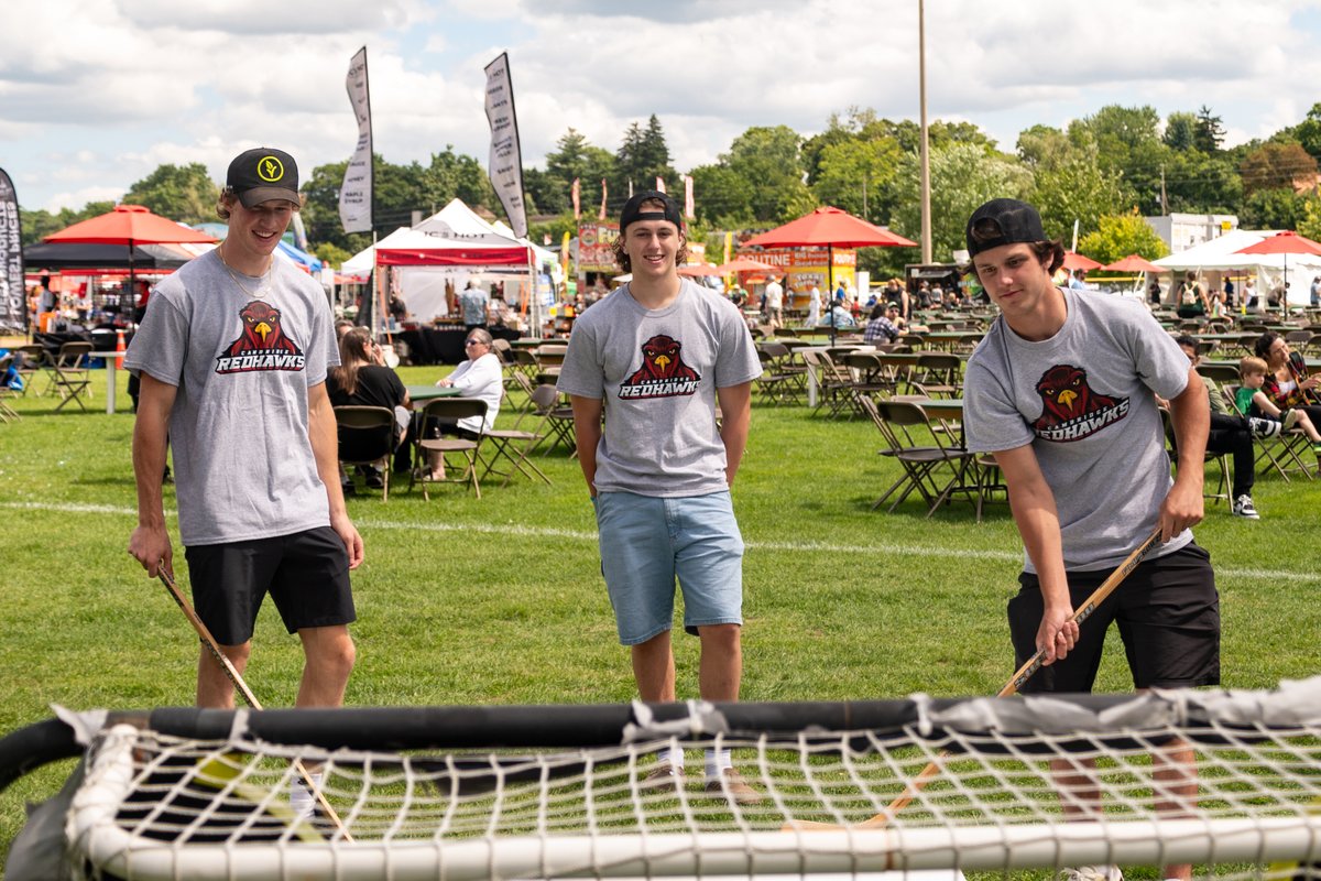 Had a great afternoon hanging out with some <a href="/RedHawksjrhc/">Cambridge RedHawks</a> supporting Cambridge Ribfest.
Check out full gallery at store.censationalphotography.com/cambridgeredha….  .#redhawks