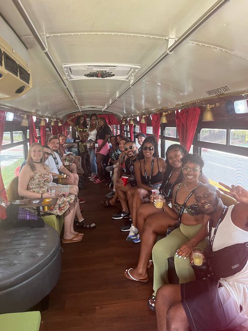 The 2pm Clip and Sip bus is full- hop on the next ride at 3pm and 4pm!   @TierraDoll_ @FetishCon @youronlyphoenix