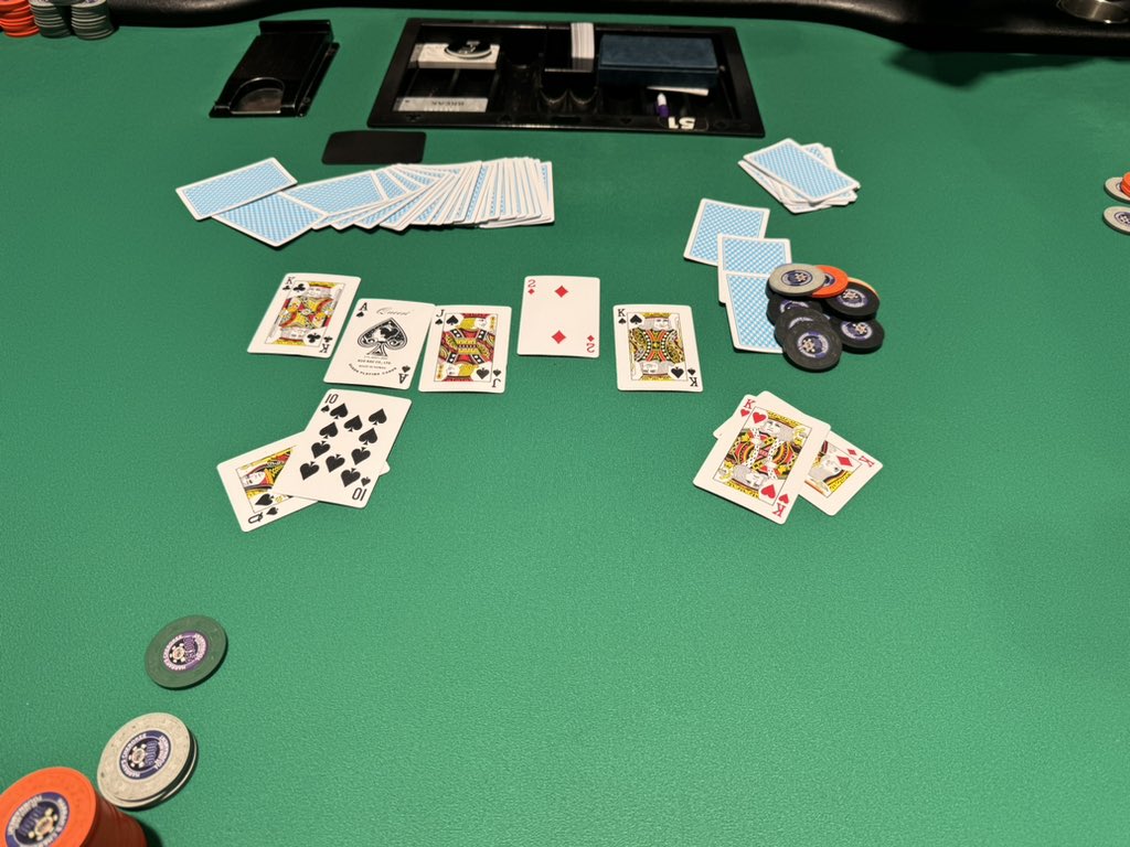 DaPearl's tweet image. Don’t see this everyday..
(Nope - wasn’t in the hand)