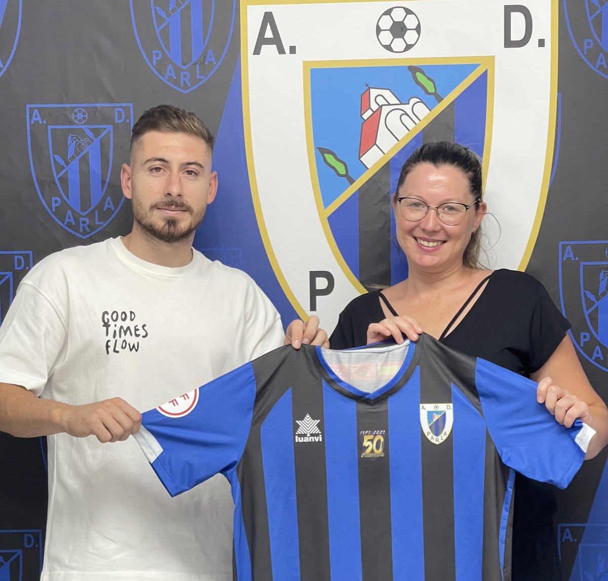 ✅ 𝐎𝐅𝐈𝐂𝐈𝐀𝐋 | Raúl Espinosa, <a href="/raul_E22/">Raul Espinosa.</a> ,
decimoquinto fichaje para la temporada 2024/25

✍🏼Lateral derecho procedente del <a href="/CDMostoles/">CD Móstoles URJC</a> con experiencia en segunda RFEF. 

Experiencia y dominio del juego para el nuevo proyecto.

👋🏼 ¡Bienvenido a Los Prados!