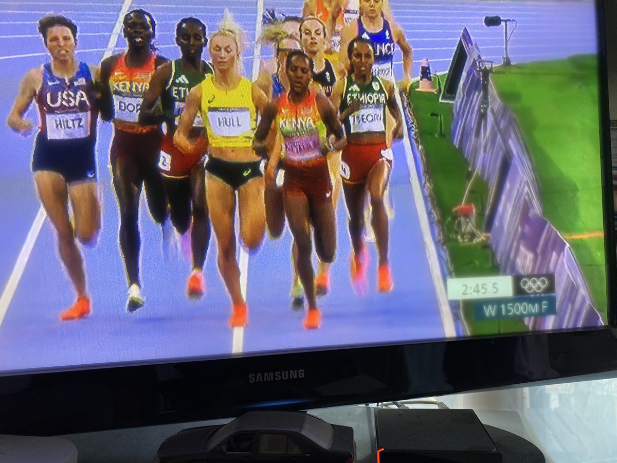 MickalViaud's tweet photo. Heureusement qu’elle est arrivée 3 ème…
J’avais peur qu’il manque Hull sur le podium 🤣😂🤣😂
#humourdemerde #jesors #désolé #cetaitobligeaussi #jo2024 #jeuxolympiques2024 https://t.co/uyOCBkinrp