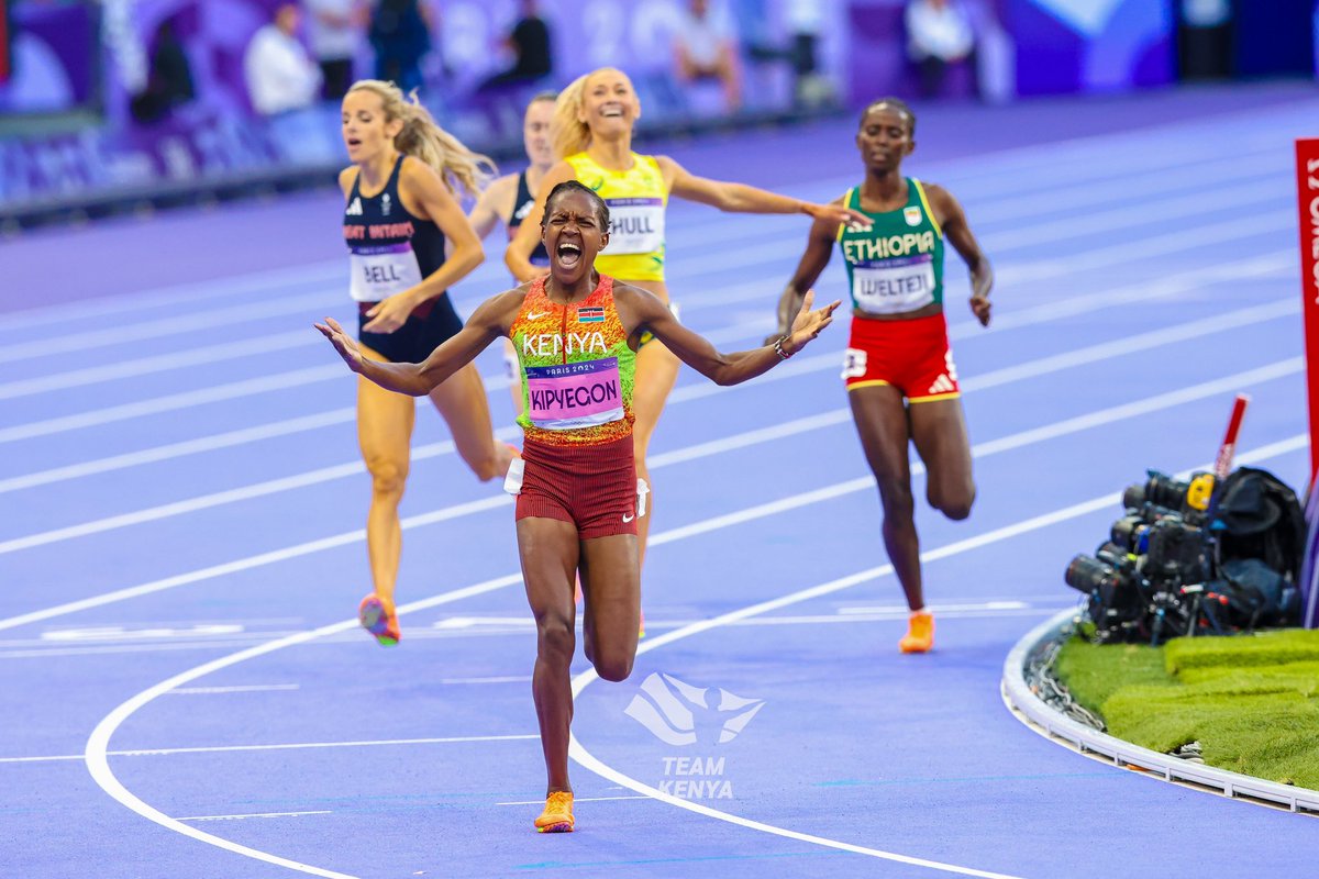 WilliamsRuto's tweet photo. The indomitable @Kipyegon_Faith has done it, again! Congratulations for clinching the Gold medal in the 1500M race — the third consecutive in the competition — and setting a new record. You are simply amazing. https://t.co/4Y1WDWgwar