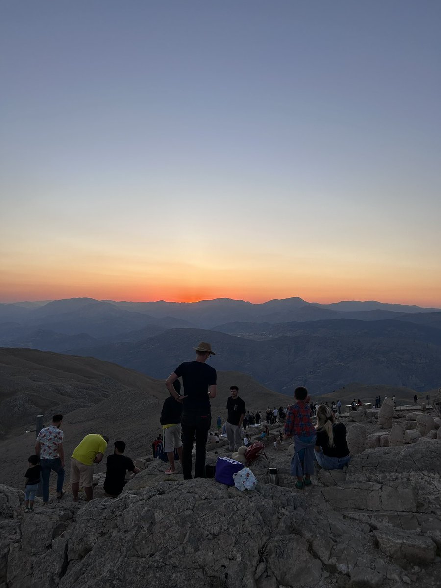 zhocagil's tweet photo. Nemrut Dağı’nda gün batımı • 09.08.24 ✨ https://t.co/ADVVkmRbS2