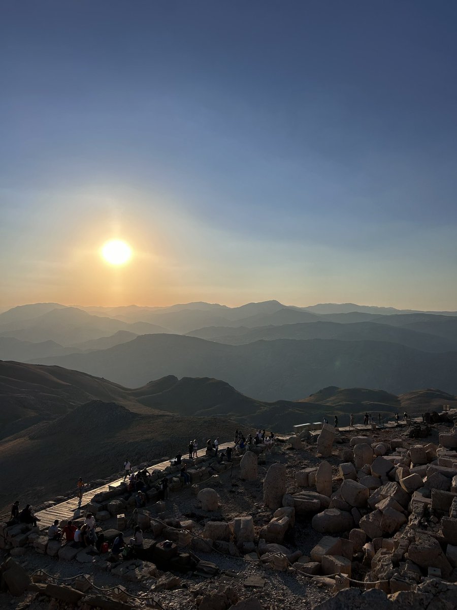 zhocagil's tweet photo. Nemrut Dağı’nda gün batımı • 09.08.24 ✨ https://t.co/ADVVkmRbS2