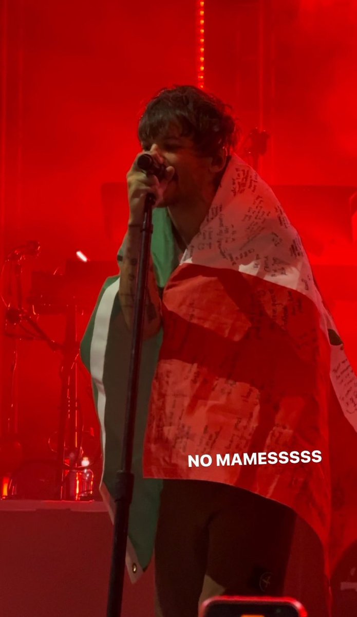 LTpromoMX's tweet photo. Louis envuelto en las banderas de sus dos hogares. ❤️‍🔥 https://t.co/laKtyhRPVs