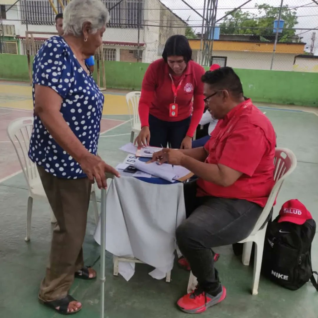 #10Ago | 🇻🇪 La <a href="/oasanfdo/">Ofic Adm Apure</a> Brindo Atención a los Adultos Mayores en Materia de Seguridad Social, operativo Médico Asistencial (Jornada Más Años +Amor) llevado en el Municipio San Fernando del Estado Apure realizado por @INASS
<a href="/Somosivss/">Instituto Venezolano de los Seguros Sociales</a>
<a href="/MagaGutierrezV/">Magaly Gutiérrez Viña</a>
<a href="/NicolasMaduro/">Nicolás Maduro</a>
<a href="/eduardopiate2/">eduardo piñate</a>