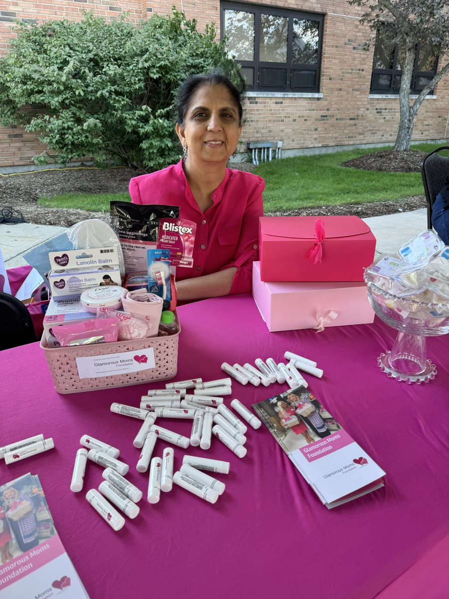 glamorousmomsfn's tweet photo. What a beautiful day! Thank you @Ascension_MI Southfield or allowing us to participate in your Health &amp; Wellness community event.  #glamorousmomsfn https://t.co/rp8QNoTkgq