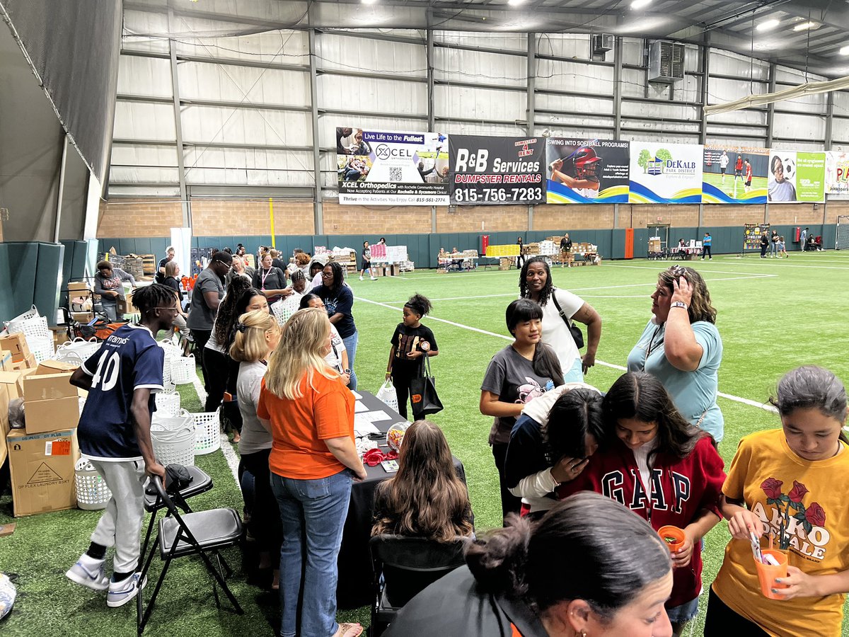 brantcboyer's tweet photo. What a great morning at the Back to School Bash! So much fun seeing our past and new students getting ready for the new school year. We are ready and excited to welcome back our students on Wednesday! See you soon!   #1barb #proudlydekalb https://t.co/w9xRKIHnFd