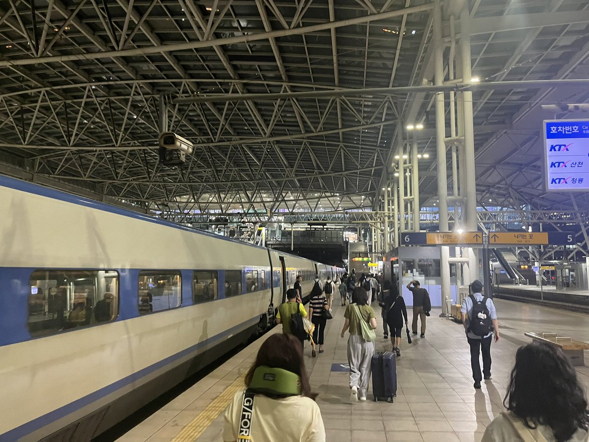 rail_away's tweet photo. Finishing off the trip on one last KTX-I 🚅 from Cheonan-Asan 🇰🇷to Seoul 🇰🇷. That’s all for this trip folks 😊 https://t.co/ugmncmap5I