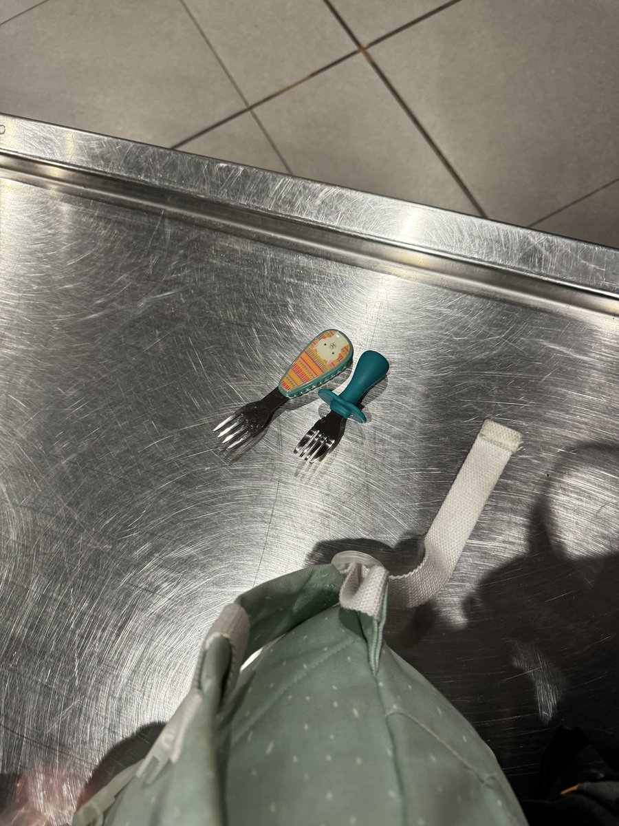 NYCHeff's tweet photo. @BOG_ELDORADO rude security supervisor, who refused to give her name and covered her badge, at checkpoint 12 at 1238pm. She took away an infant fork ( bigger ones in lounge both pictured ) &amp; my 5 year old said she’s now afraid of security here. https://t.co/as5GuDeSGy