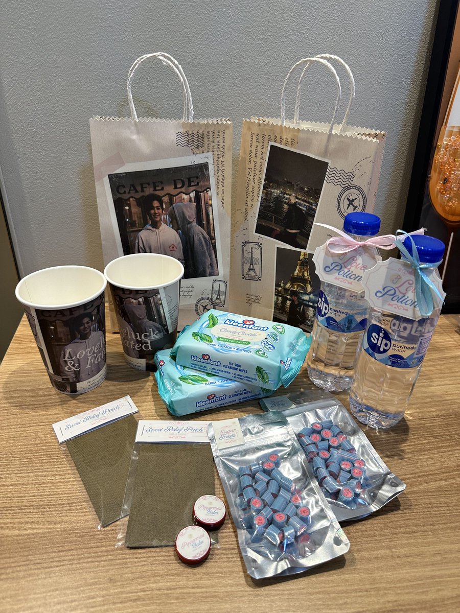 jenjaemph's tweet photo. ₊˚⊹౨ৎ  𝐉𝐞𝐧𝐉𝐚𝐞𝐦’𝐬 𝐒𝐰𝐞𝐞𝐭()𝐬𝐜𝐚𝐩𝐞 ₊˚⊹

Here’s a preview of what you can get on the Exclusive Kit.

A limited number of walk in slots will be opened on a first come, first served basis. Walk in attendees may opt not to purchase from the café. Just approach the registration table to claim one pack of Sweet Treats per attendee. Please do fall in line properly to avoid disturbing mall-goers. Marshalls will be present at the venue to assist all attendees. 

Thank you so much and see you all later! 🩵🩷