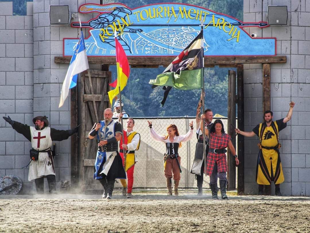 Make your way to the Arena @ 1pm and 5pm to see the #Joust as Spain, Scotland, France, &amp; England compete for title of BEST World Tournament Champion! 

#WMRF #Horses #Knights #Seattle