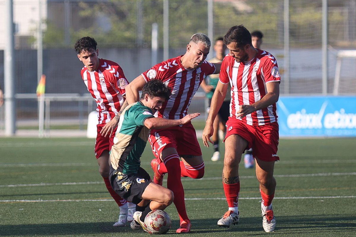FutBaseCES's tweet photo. 90' | 1-0 | #FilialSanCristóbal

✅ 𝗙𝗜𝗡𝗔𝗟 a Olímpia!

El Filial aconsegueix la victòria en un partit molt exigent contra el @CPSanCristobal per a seguir amb la pretemporada

📸 @SendyDihor 

#AMQM https://t.co/Wl1xCmvwJS