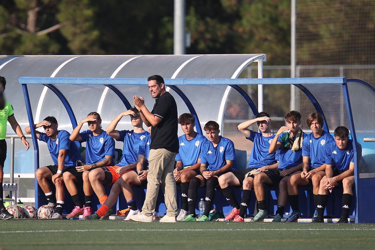 FutBaseCES's tweet photo. 90' | 1-0 | #FilialSanCristóbal

✅ 𝗙𝗜𝗡𝗔𝗟 a Olímpia!

El Filial aconsegueix la victòria en un partit molt exigent contra el @CPSanCristobal per a seguir amb la pretemporada

📸 @SendyDihor 

#AMQM https://t.co/Wl1xCmvwJS