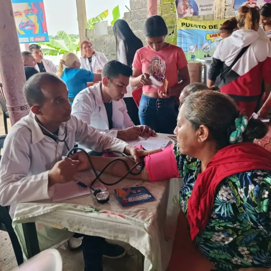 #10Ago | 🇻🇪 La <a href="/oasanfdo/">Ofic Adm Apure</a> Brindo Atención a los Adultos Mayores en Materia de Seguridad Social, operativo Médico Asistencial (Jornada Más Años +Amor) llevado en el Municipio San Fernando del Estado Apure realizado por <a href="/INASS/">inas ali salh</a>
<a href="/Somosivss/">Instituto Venezolano de los Seguros Sociales</a>
<a href="/MagaGutierrezV/">Magaly Gutiérrez Viña</a>
<a href="/NicolasMaduro/">Nicolás Maduro</a>
<a href="/eduardopiate2/">eduardo piñate</a>