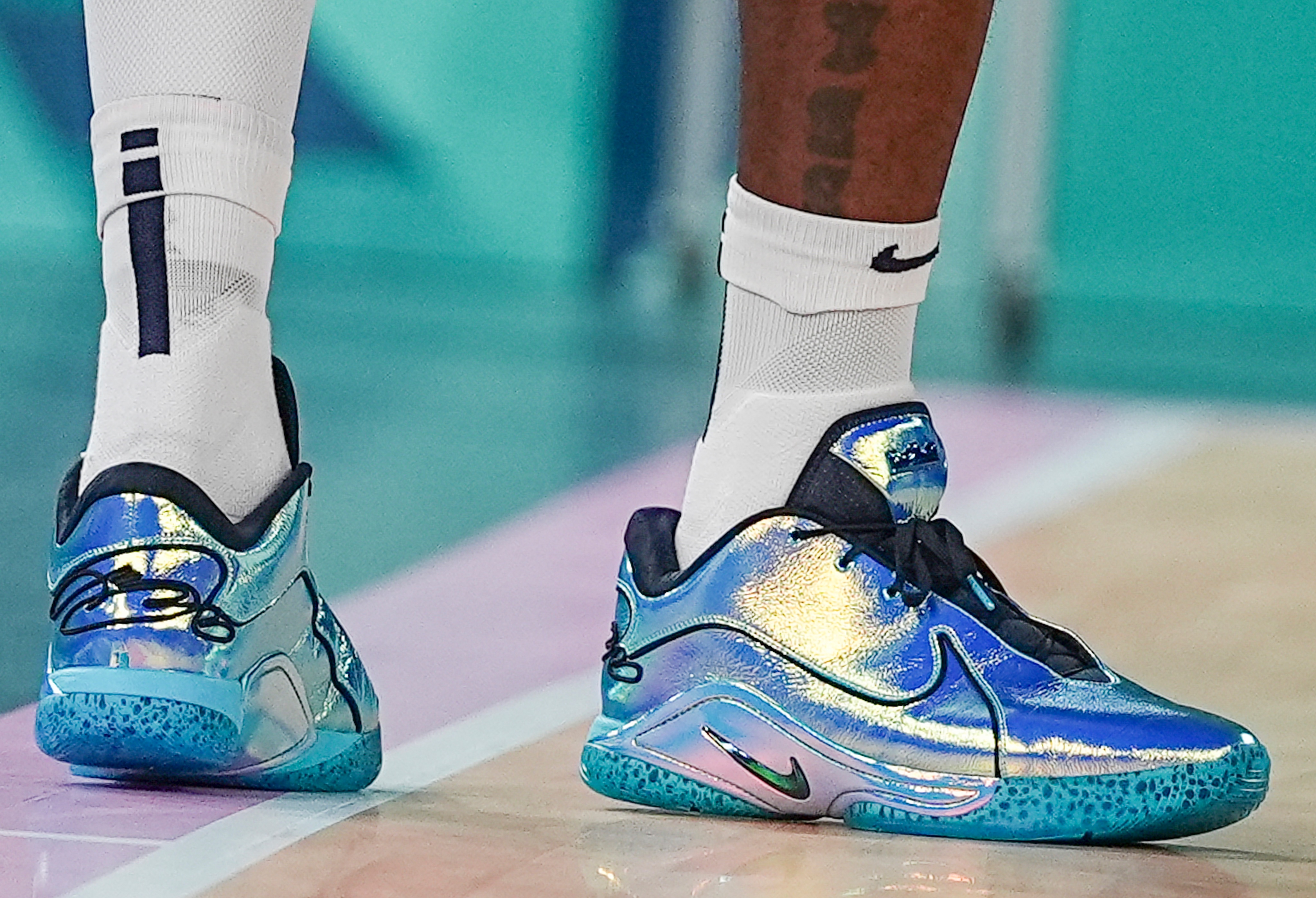 Lebron gold shoes discount