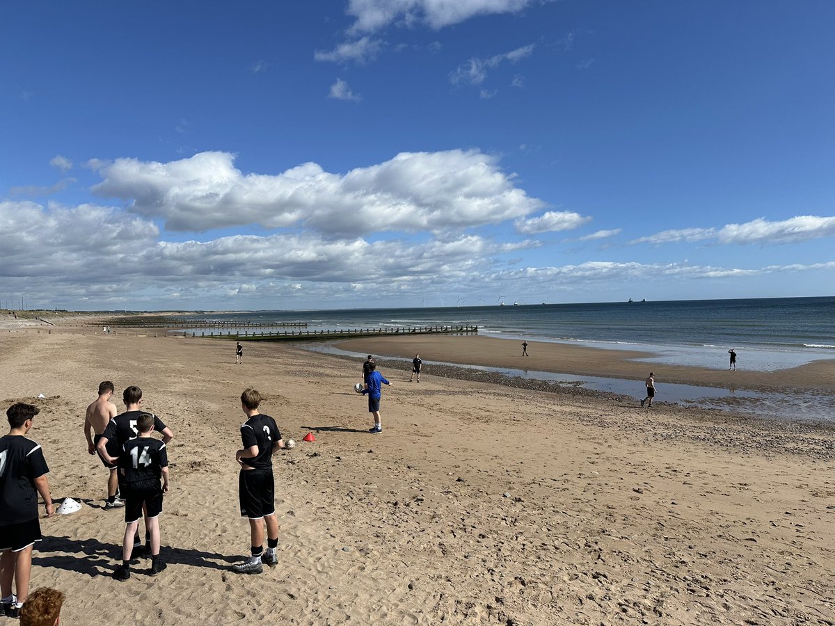 pyoung2703's tweet photo. @WestdykeTH09 had a great session at the beach today, some hard work ending with a splash in the sea!!
#PreSeason https://t.co/msY9yTujTh