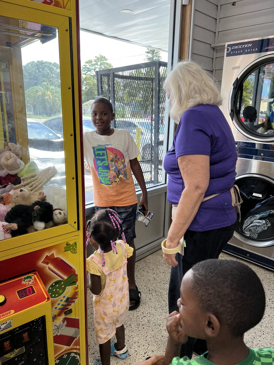 Cinthia Pena (@cpenatpf) on Twitter photo Connecting with neighbors at the Laundry Matt in Newton Sarasota
Thank you to the generosity of <a href="/ThePattersonFdn/">The Patterson Foundation</a> we surprised 60 families paying for their laundry 🧺 #PopUpLaundryProject <a href="/APenaTPF/">Aileen Peña</a> <a href="/duda_beth/">Beth Duda</a> Connecting with neighbors at the Laundry Matt in Newton Sarasota
Thank you to the generosity of <a href="/ThePattersonFdn/">The Patterson Foundation</a> we surprised 60 families paying for their laundry 🧺 #PopUpLaundryProject <a href="/APenaTPF/">Aileen Peña</a> <a href="/duda_beth/">Beth Duda</a>