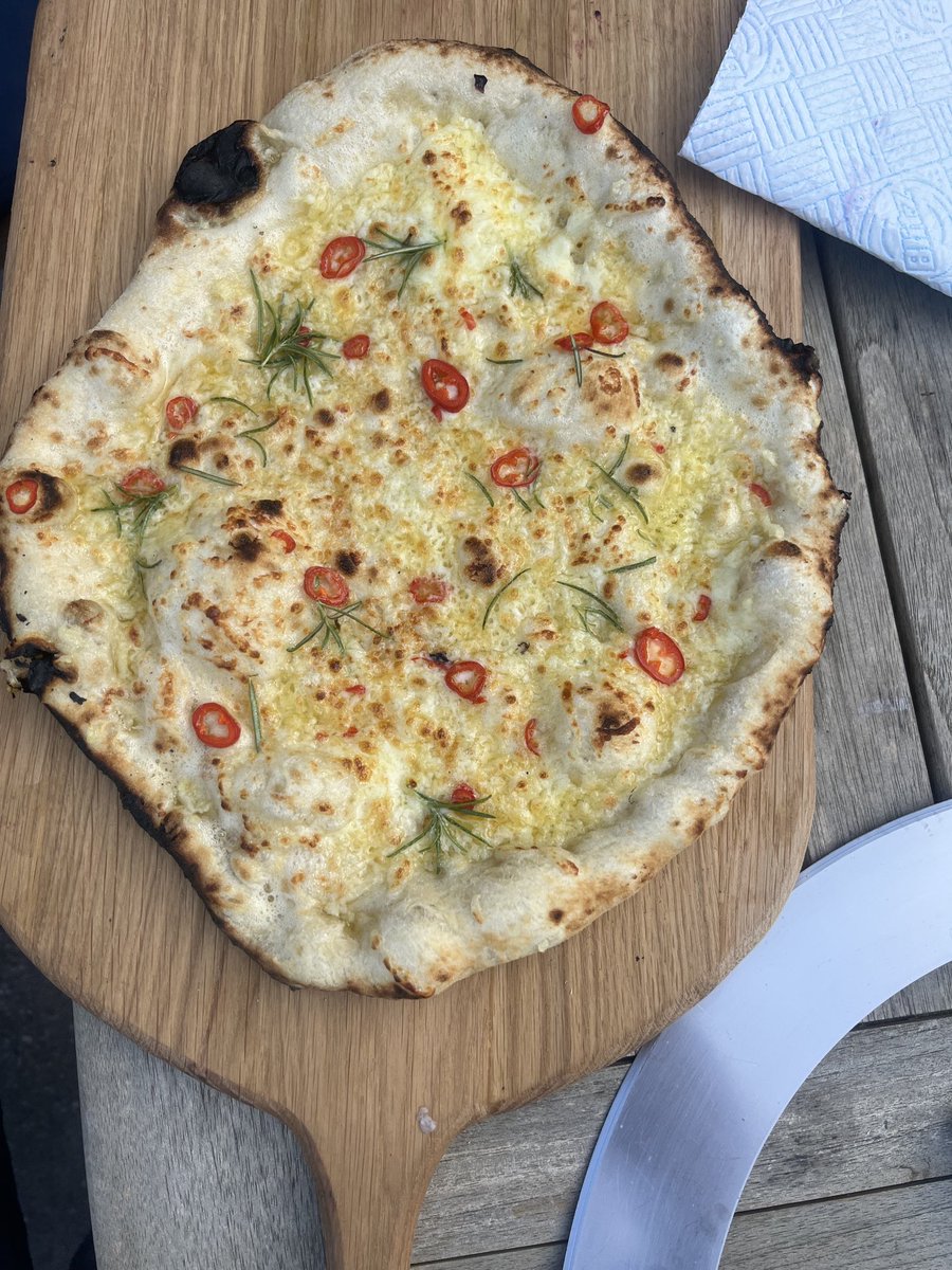 TropicalKJB's tweet photo. Cheesy chilli garlic bread #livingthe dream https://t.co/MGSJkpJHwq