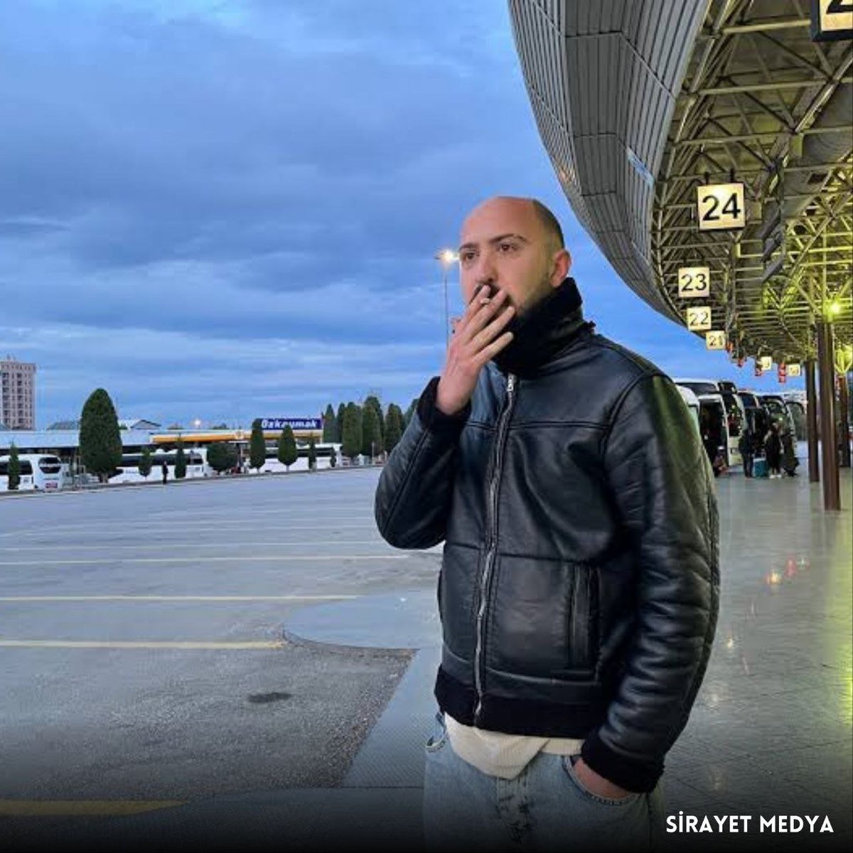 softwareozi's tweet image. Olum bu adam bizi güldürmekten başka eğlendirmekten başka birşey yapmıyordu a q ne istediniz lan #OğuzhanAlpdoğan #instagram #kalktı