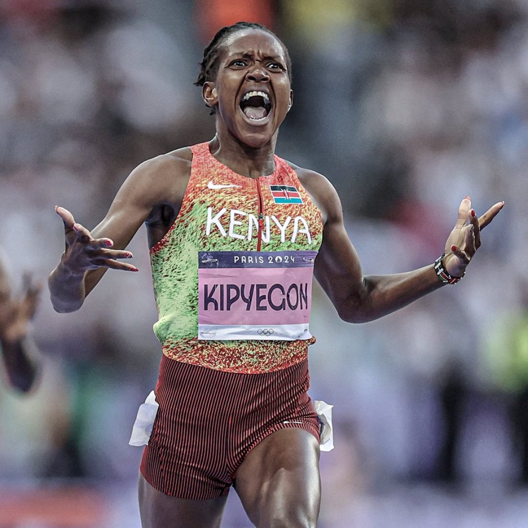 _AfricanUnion's tweet photo. Faith Kipyegon has done it AGAIN! She's shattered the Olympic record and secured her THIRD CONSECUTIVE GOLD MEDAL in the Women's 1500m!  

History made!  #TeamAfrica is celebrating with Kenya! 

Faith, you are an absolute legend!

 #Agenda2063 
#Paris2024 https://t.co/KXTi4YEvdt
