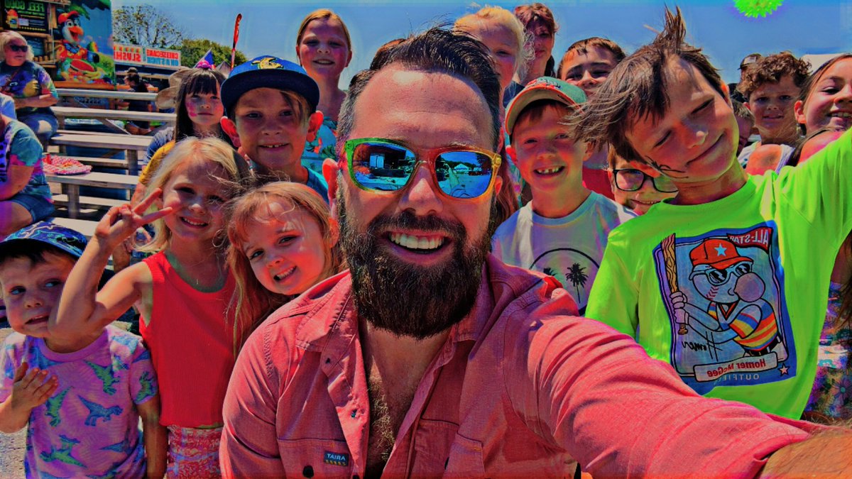 STEMLabOnTheGo's tweet photo. Hanging out, with some of the coolest #kids, doing some of the coolest #science, at Green Turtle Bay Resort.
#HookedOnScience #MrScience #MarinaDay #TravelingScientist #STEM #KYWX #ExploreKY https://t.co/Zw0kunMFUl