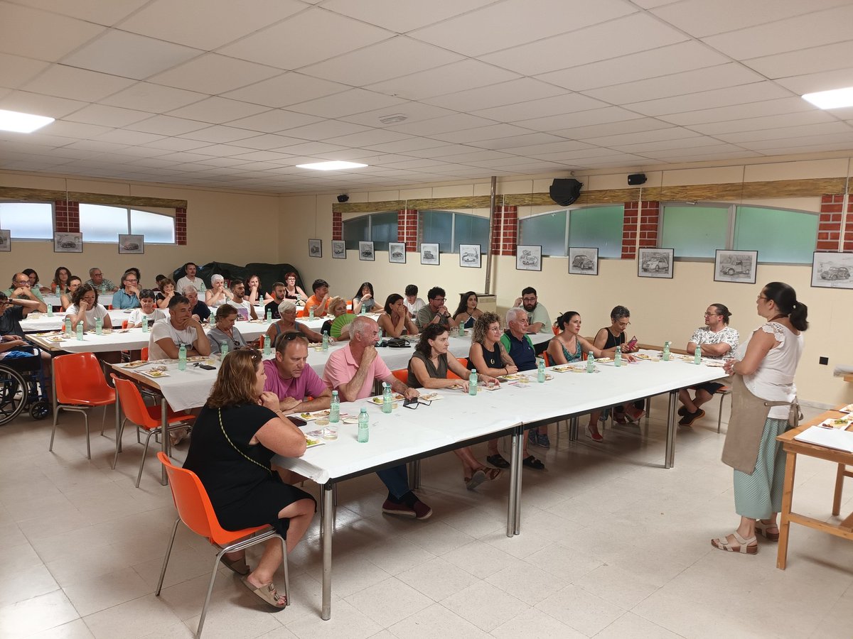 quesosJUAN's tweet photo. Catando una selección de #quesosdeverdad en #vegadetirados #salamanca #programadeverano
Muchas gracias al Ayuntamiento de esta #villatermal por confiar nuevamente en #Losquesosdejuan https://t.co/7qG8wWi5Oh