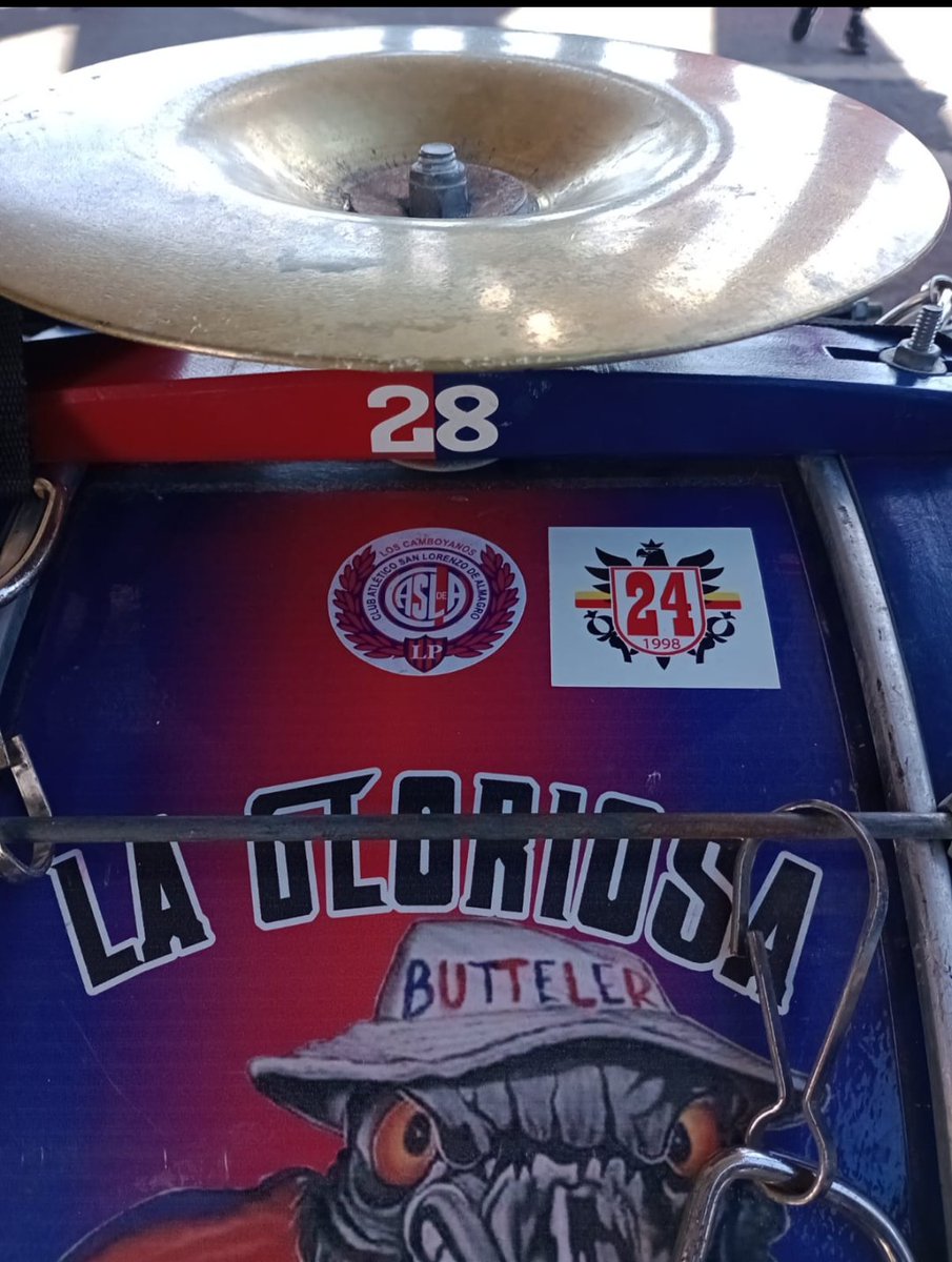 Barrio de Murga y Carnaval🌎🎺🥁

#TunalEsMiBarrio
#La24pte_1998