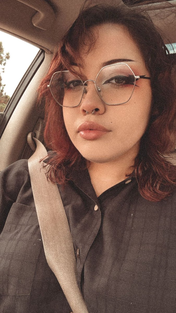 evebutticus's tweet photo. Good makeup day wasted at work :,) https://t.co/Su82WTabsB