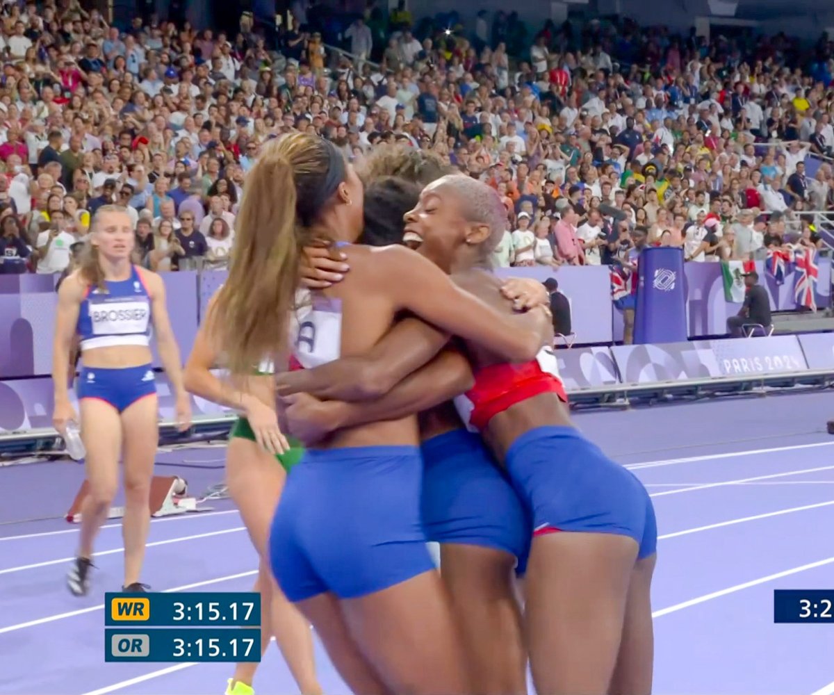 TrackGazette's tweet photo. AMERICAN RECORD!!!🥇🥇

The US 🇺🇸 quartet of Shamier Little, Sydney McLaughlin-Levrone, Gabby Thomas &amp; Alexis Holmes have won women's 4x400m GOLD at the #Paris2024 Olympics in 3:15.27.🤯

Their splits:

Little 49.50
McLaughlin-Levrone 47.70
Gabby Thomas 49.30
Alexis Holmes 48.77 https://t.co/KoiOa9Up9h