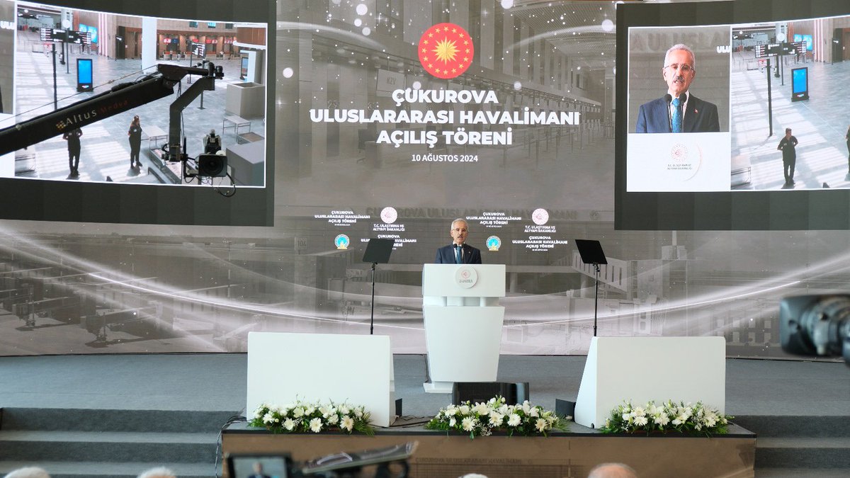 dhmihkeskin's tweet photo. Cumhuriyet tarihinin en büyük ulaştırma projelerinden birine daha imza atmanın haklı gururunu yaşıyoruz!

Bugün, Sayın Cumhurbaşkanı’mızın teşrifleriyle Çukurova Uluslararası Havalimanı’nı halkımızın hizmetine sunduk. 

Havalimanımız başta Adana ve Mersin illeri olmak üzere ekonomimizin can damarı bu bölgenin tarım, sanayi ve ticaret potansiyeline önemli katkı sağlamanın yanında ülkemizin bütünsel kalkınmasına hizmet edecek.

Havacılığımızın dünya çapında liderliğini güçlendirecek, #TürkiyeYüzyılı vizyonunun sembolü bu önemli projenin tüm aşamalarında emeği geçenlere bir kere daha teşekkür ediyor, ülkemize, milletimize ve dünya havacılığına hayırlı uğurlu olmasını diliyorum.