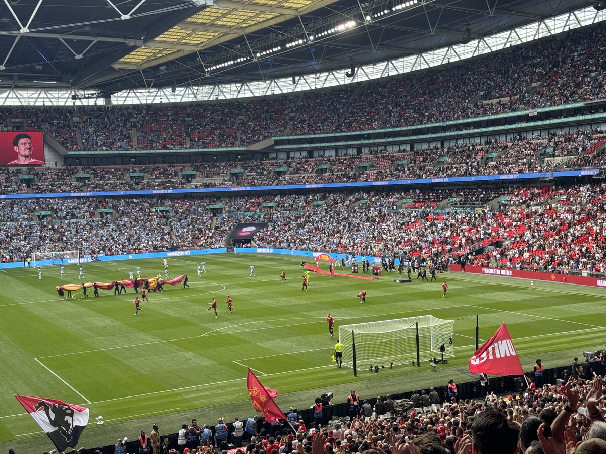 JackJPFootball's tweet photo. Thanks to @SandyRoo11 for sorting tickets to Manutd today at Wembley. Stress free, great communication, and perfect seats 💪 ⚽️ Shame Sancho still can’t take pens https://t.co/t4dNeo4e1L