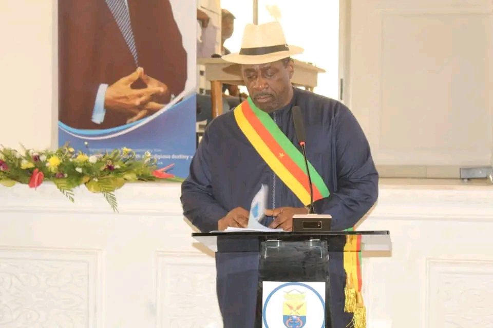MINDDEVEL1's tweet photo. Dans le cadre de la commemoration conjointe de la 13éme #JADDL et de la 7éme #JAEF, ce jour, le MINDDEVEL , M. Georges Elanga Obam vient de presider cette cérémonie officielle dans la Maison de la Culture #Sawa à #Douala, département du Wouri, Région du #Littoral. https://t.co/NPaC4h7R0g