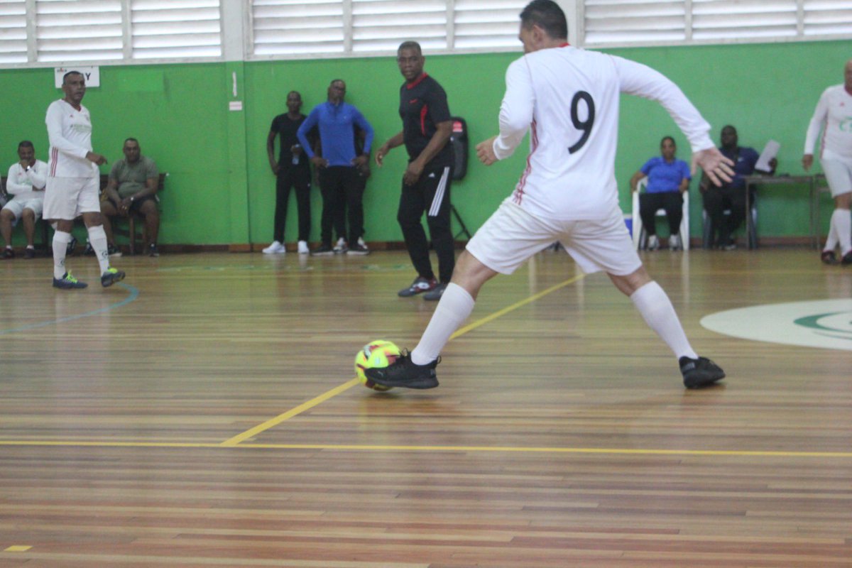 mindefsuriname's tweet photo. Het Directoraat Nationale Veiligheid (DNV) is winnaar geworden van de Bevelhebber Zaalvoetbal Copa welke op 2 augustus werd gehouden in de Ismay van Wilgen Sporthal. Volgens de bevelhebber van het Nationaal Leger, kolonel Werner Kioe A Sen, is sport inherent aan het militair zijn https://t.co/SdarYB5FKP