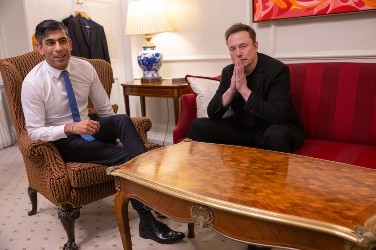 MittensOff's tweet photo. On 2nd November last year then Prime Miniature Rishi Sunak invited the mega-rich moron Elon Musk into 10 Downing Street.
This should never happen again, anyone else agree?
Like and share if you do. 
#SpaceKaren https://t.co/bEG0oqi5cu