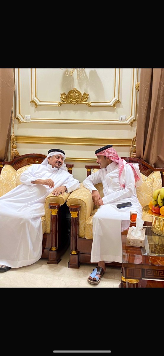 ll2zz's tweet image. تشرفت ليلة البارح بزيارة رجل الاعمال /
محمد ابن سمار العتيبي ، في منزله 

ومن اجمل الصدف التقيت بمعلمي والشاعر الكبير 

عوض القوانه @A_Algonah 
@Mohmmed2030m 

#ابن_سمار
#سمارات