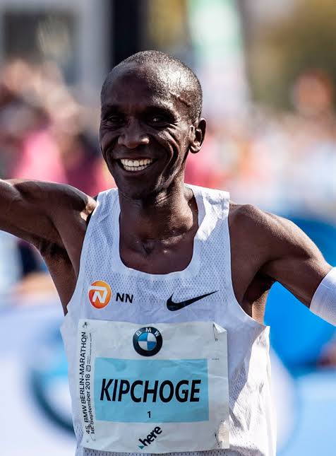 PayasopIas's tweet photo. Ni Michael Phelps, ni Usain Bolt, ni Simone Biles... El atleta mas fuera de serie es Eliud Kipchoge, una verdadera lastima lo que le pasó, pero ni aún así deja de sera leyenda que es... https://t.co/DGPhfI2hnM