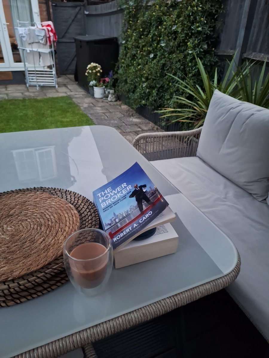 LegoRobotsW5's tweet photo. @MohnishPabrai chai &amp; Caro this evening https://t.co/BuGeFvUKBm